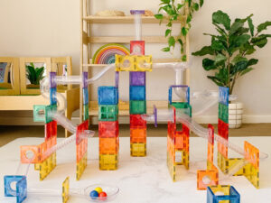 Connetix Tiles 92 Piece Ball Run Pack - ejemplo de uso | Gogiks