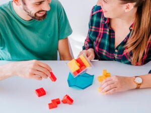 Smart Games Cubiq - piezas incluidas | Gogiks
